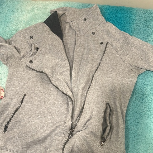 🔥ATHLETA Gray Women's Jacket🔥 - Picture 6 of 10